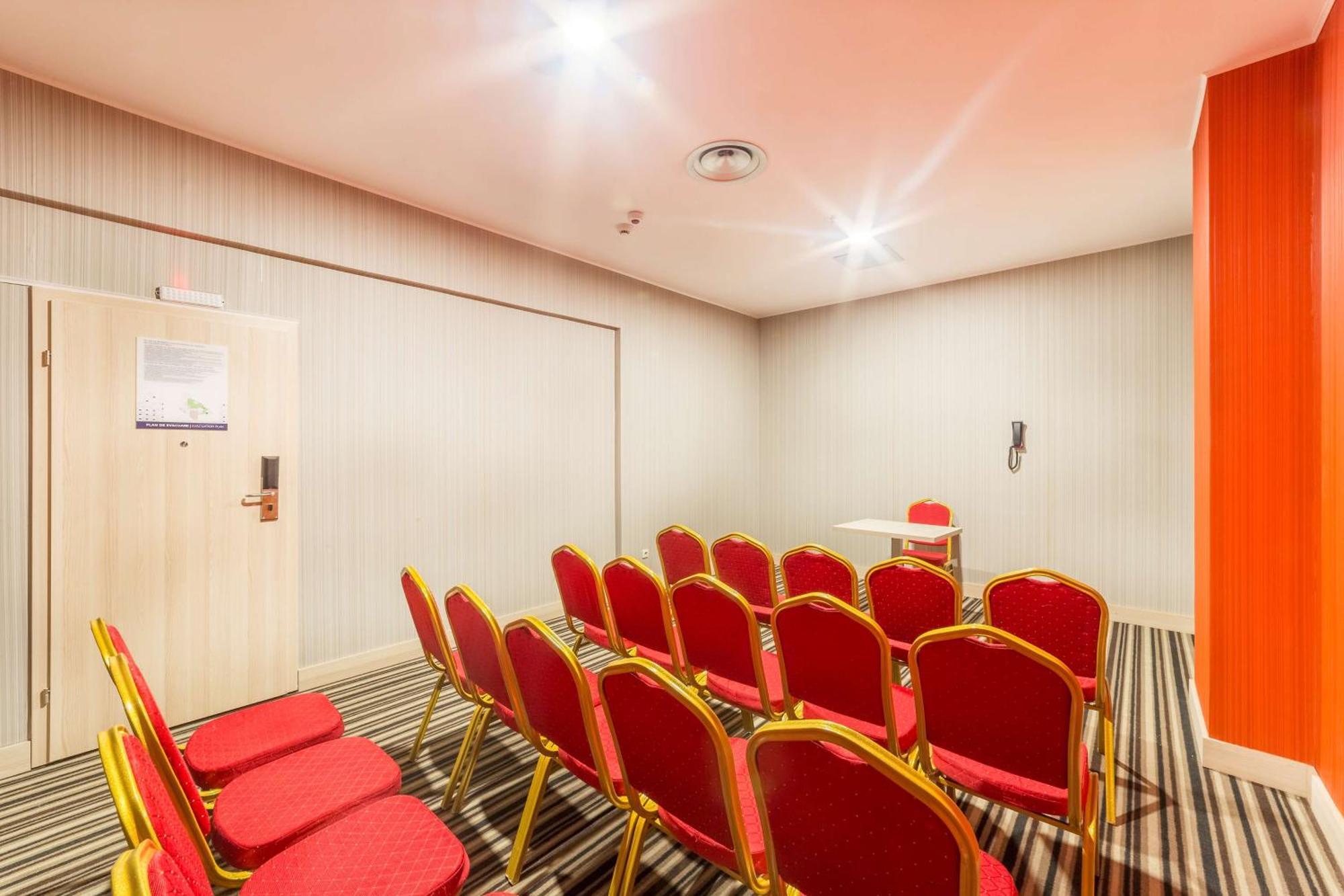 Hotel Hampton By Hilton Iasi Exterior foto