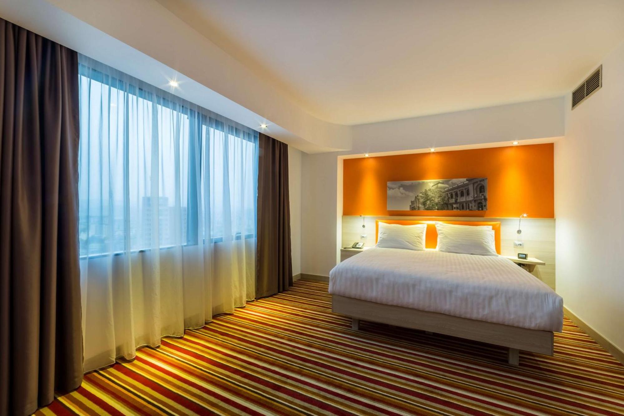 Hotel Hampton By Hilton Iasi Exterior foto