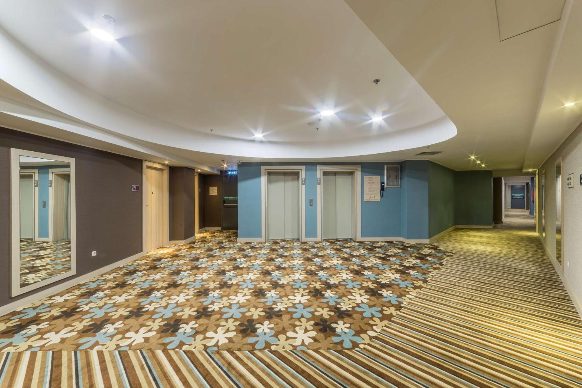 Hotel Hampton By Hilton Iasi Exterior foto