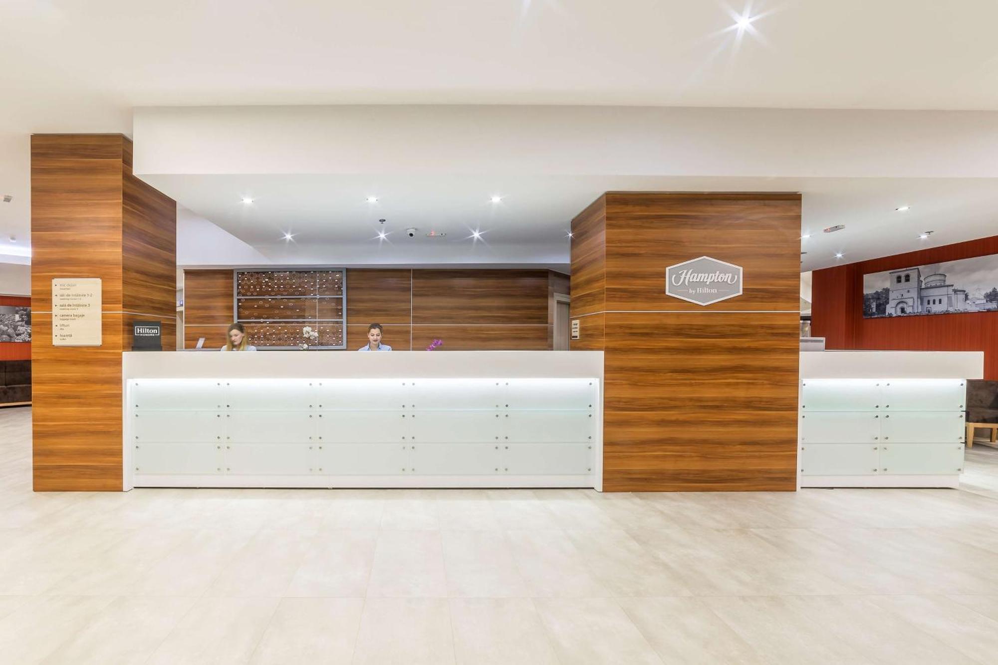 Hotel Hampton By Hilton Iasi Exterior foto